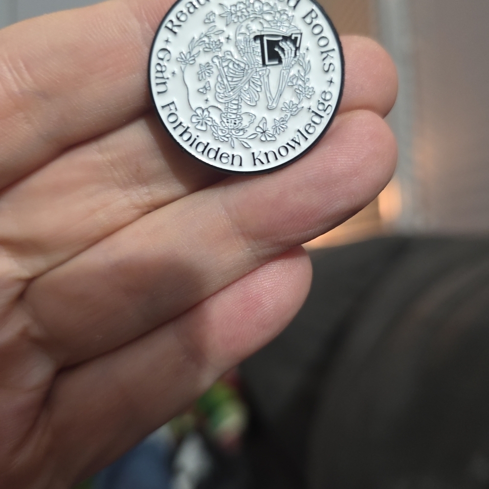 Fu€]{ Censorship Pin ○ Read Banned Books, Gain Forbidden Knowledge